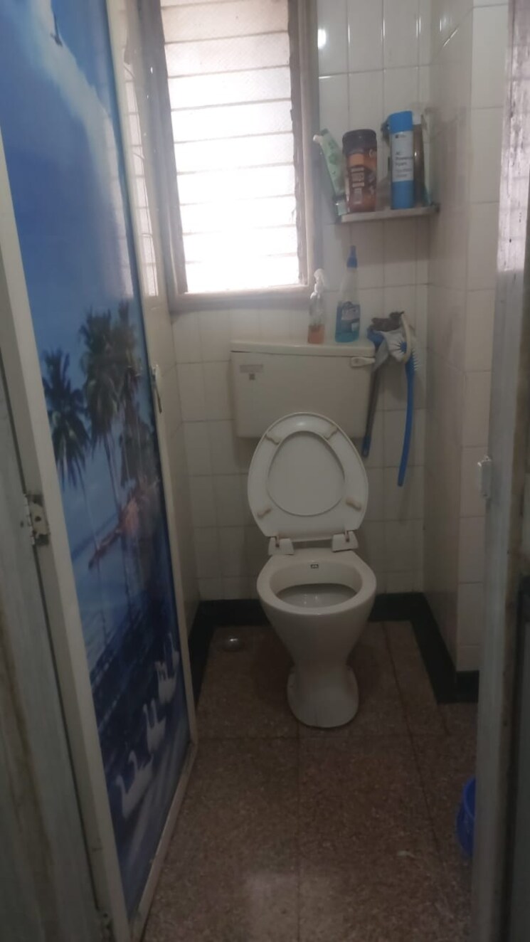 Bathroom, ashok-nagar-complex-ashok-nagar 1 Bedroom 600 Sq.Ft. Apartment In Ashok Nagar Thane 9241317
