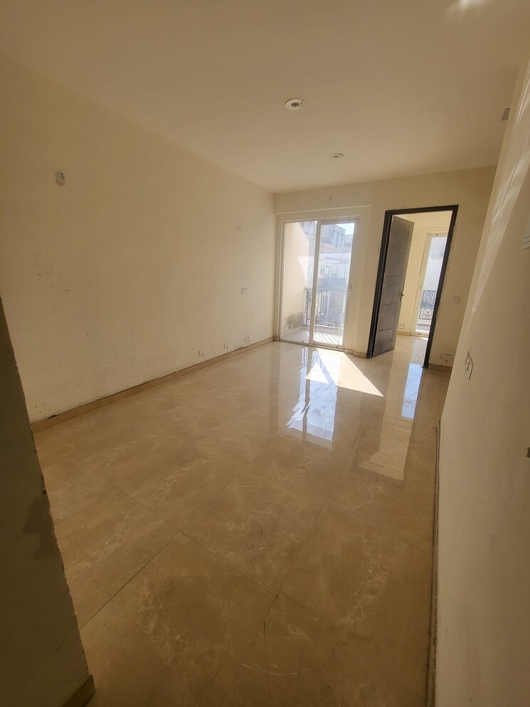 Living Room, signature-global-park-4-and-5 3 Bedroom 1081 Sq.Ft. Builder Floor In Sohna Sector 36 Gurgaon 9241521