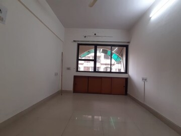 Room in 2 BHK Apartment at Nav Joytiling CHS, Goregaon East – for Rent