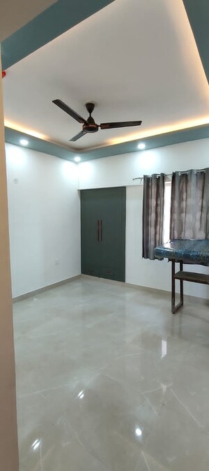 Room in 2.5 BHK Apartment at Earthcon Casa Grande II, Chi V Greater Noida – for Rent