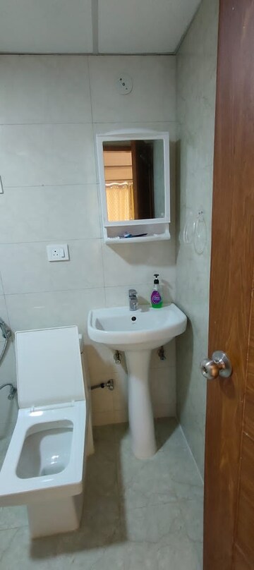 Bathroom in 2.5 BHK Apartment at Earthcon Casa Grande II, Chi V Greater Noida – for Rent