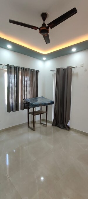 Bedroom in 2.5 BHK Apartment at Earthcon Casa Grande II, Chi V Greater Noida – for Rent