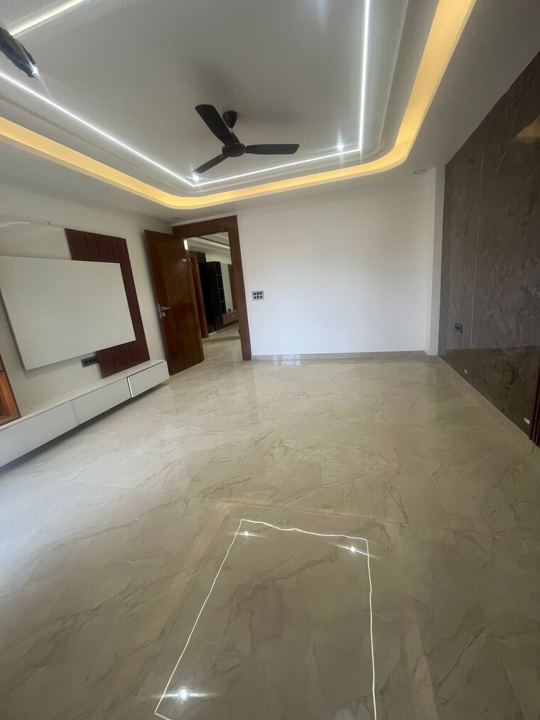 Room, sector 85 3 Bedroom 1816 Sq.Ft. Apartment In Sector 85 Faridabad 9241335