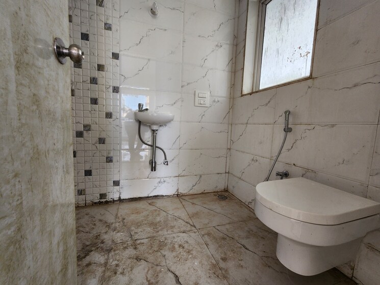 Bathroom, jay-le-jardin 2 Bedroom 732 Sq.Ft. Apartment In Chembur Mumbai 9241485