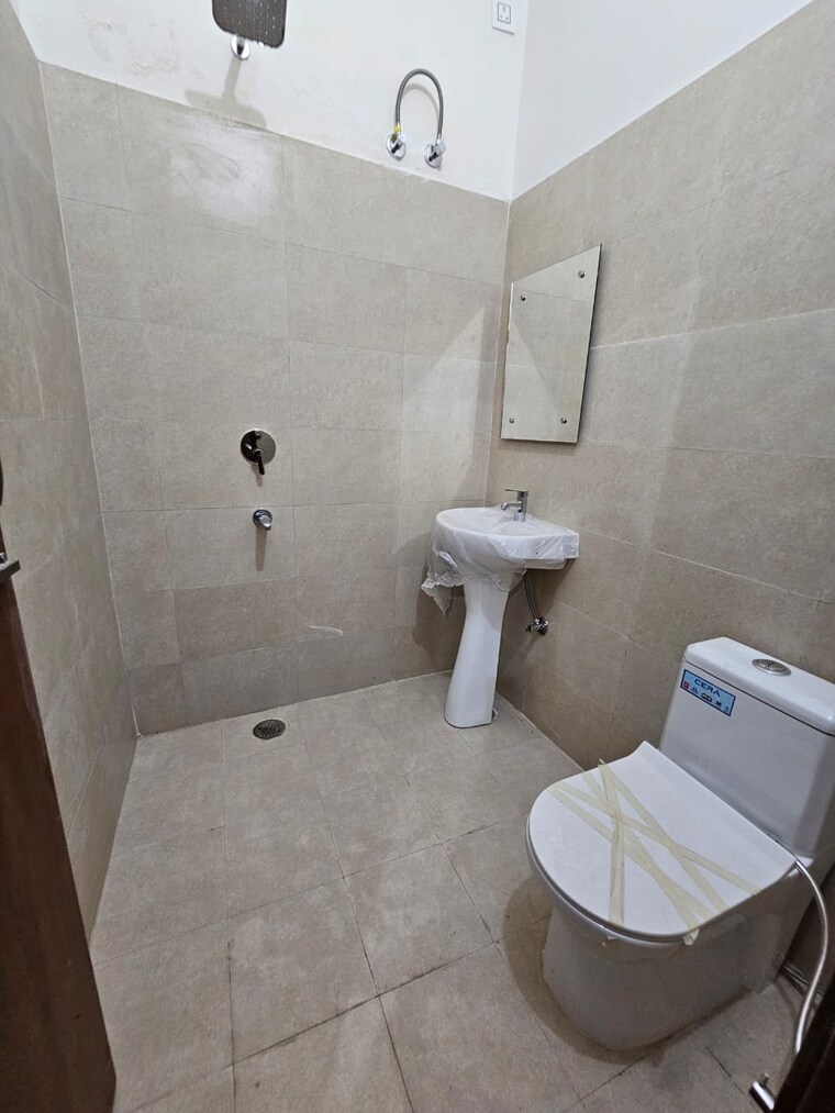 Bathroom, ambala highway 3 Bedroom 1200 Sq.Ft. Apartment In Ambala Highway Zirakpur 9241564