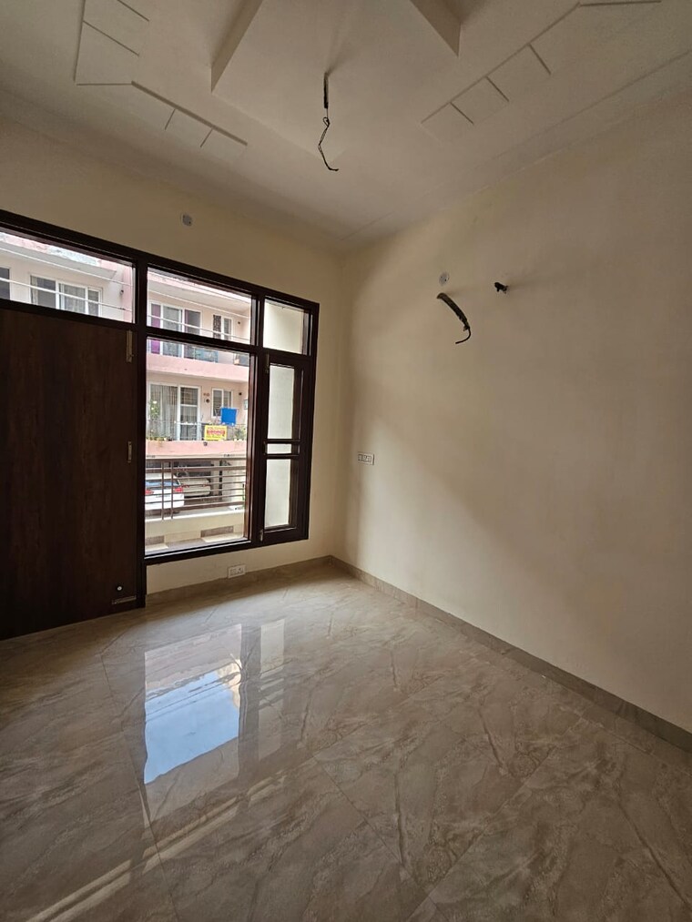 Room, ambala highway 3 Bedroom 1200 Sq.Ft. Apartment In Ambala Highway Zirakpur 9241564