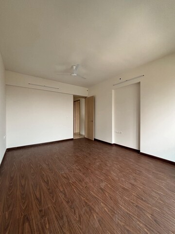 Room in 2 BHK Apartment at Sunteck City Avenue 4, Goregaon West – for Rent