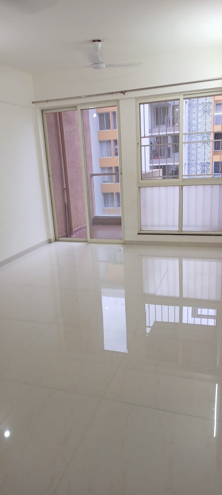 2 BHK 702 Sq.Ft. Apartment in Kohinoor Tinsel County