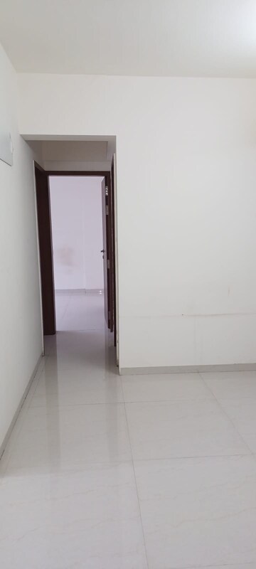Room in 2 BHK Apartment at Kohinoor Tinsel County, Hinjewadi – for Rent