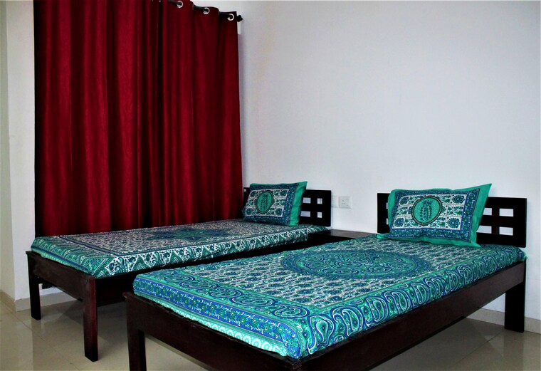 Room, thane west Pg For Boys In Thane West 9241689
