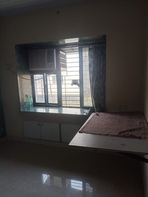 Room in 1 BHK Apartment at Thane West – for Rent