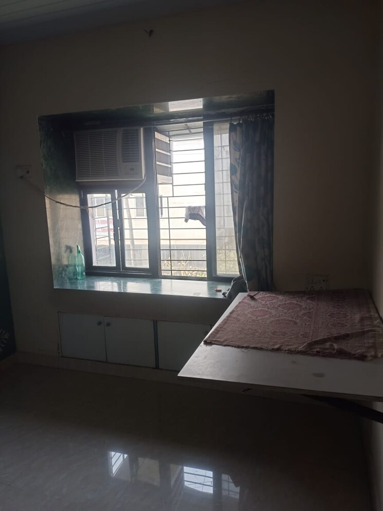 Room, thane west 1 Bedroom 550 Sq.Ft. Apartment In Thane West Thane 9241749