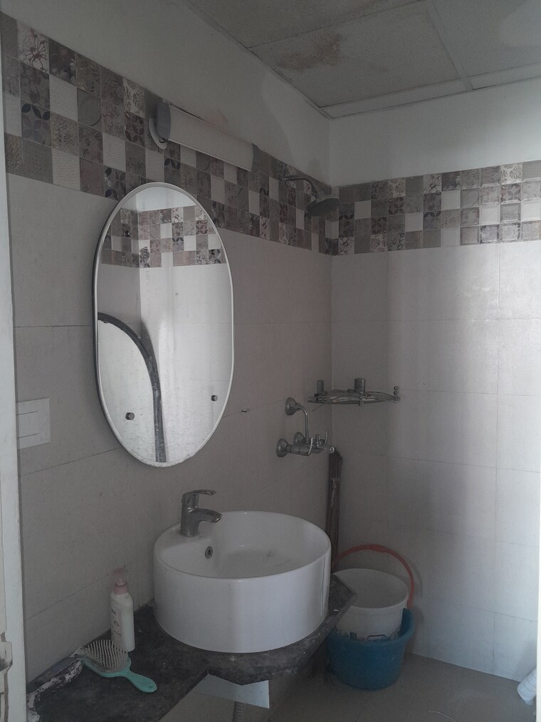 Bathroom, sushma-valencia 3 Bedroom 1800 Sq.Ft. Apartment In International Airport Road Zirakpur 9241867
