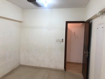Room in 3 BHK Apartment at Marathon Next Gen Era, Lower Parel – for Sale