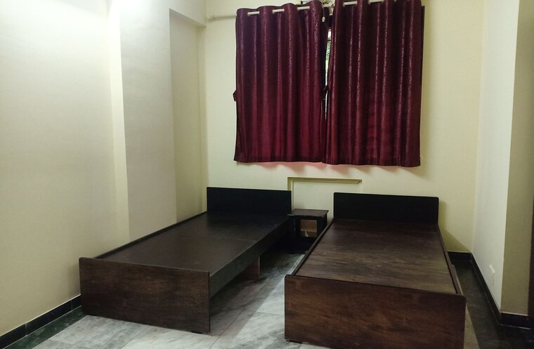Room, thane west Pg For Girls In Thane West 9241881