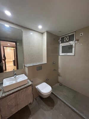 Bathroom in 3 BHK Builder Floor at SAS Tower, Sector 38 – for Rent