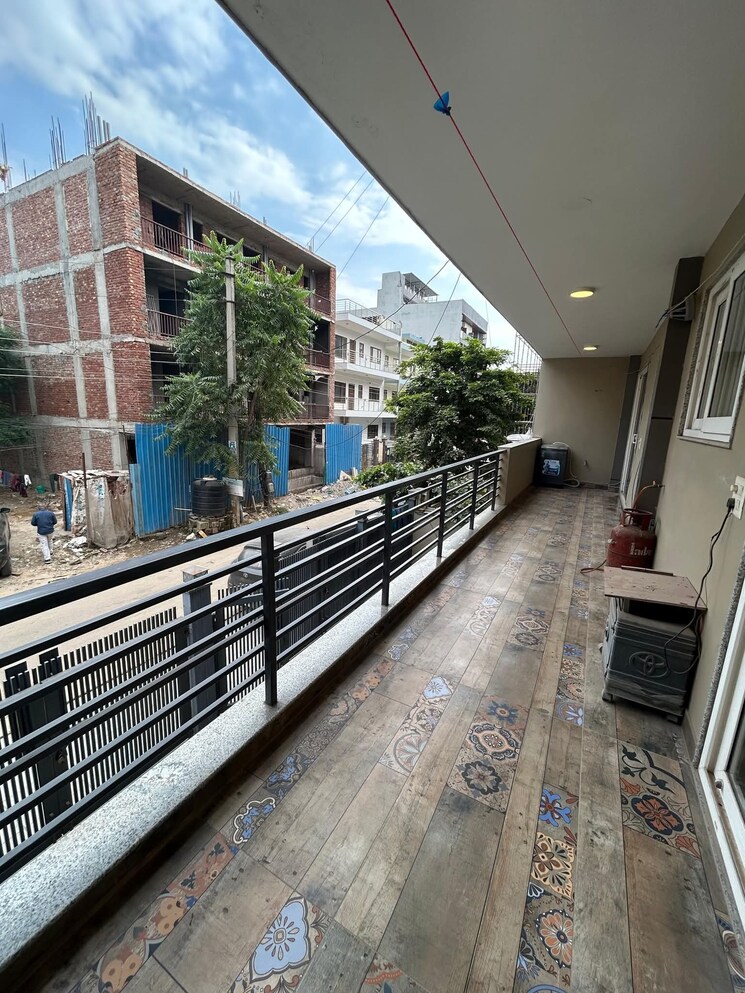 Balcony, sas-tower 3 Bedroom 1250 Sq.Ft. Builder Floor In Sector 38 Gurgaon 9241932