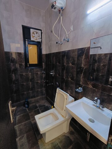 Team Area in 2 BHK Builder Floor at Malviya Nagar – for Rent
