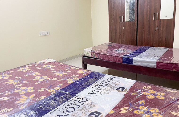 Room, thane west Pg For Girls In Thane West 9241945