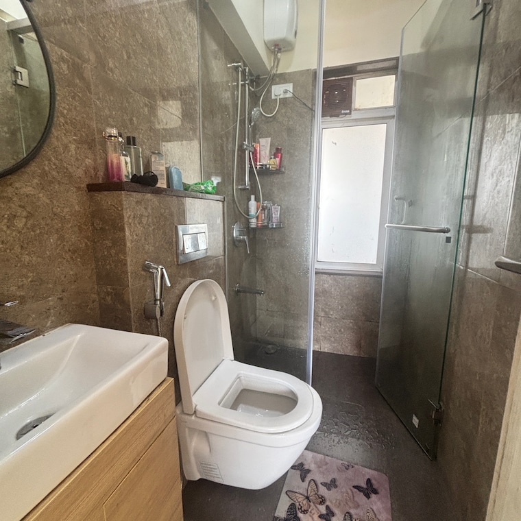 Bathroom, andheri west 2.5 Bedroom 800 Sq.Ft. Apartment In Andheri West Mumbai 9242092