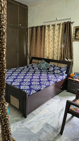 Bedroom in 4 BHK Independent House at JakhaN-Rajpur Road – for Sale