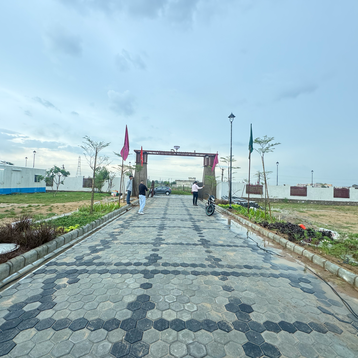 Plot For Sale in Imperial Galaxy