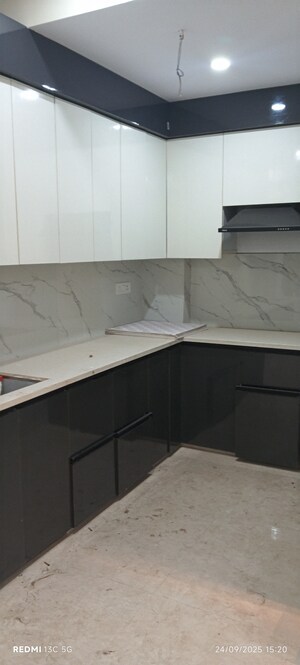 Kitchen in 2.5 BHK Builder Floor at Shalimar Garden – for Sale