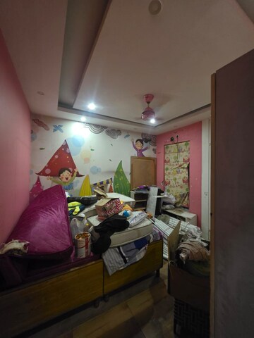 Living Room in 4 BHK Builder Floor at Vastu Apartments, Sector 55 – for Sale
