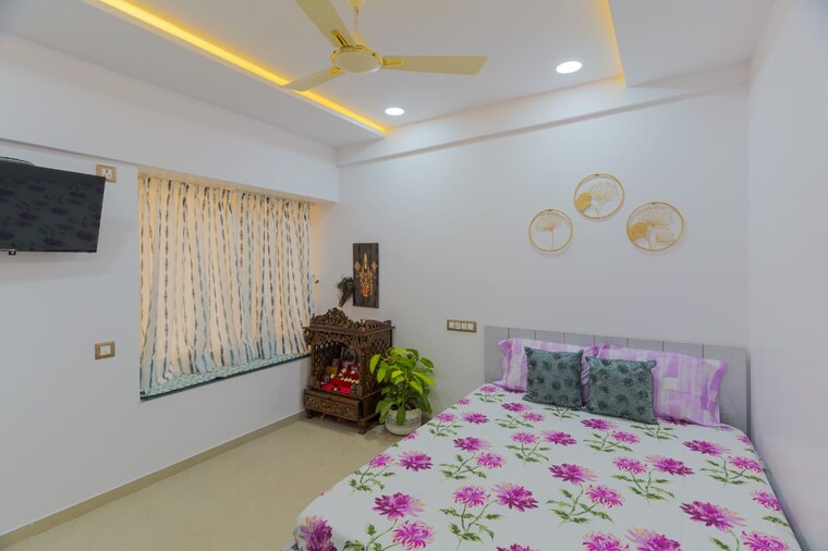 Master Bedroom, g-k-rajaveer-palace 3 Bedroom 1500 Sq.Ft. Apartment In Pimple Saudagar Pune 9242161