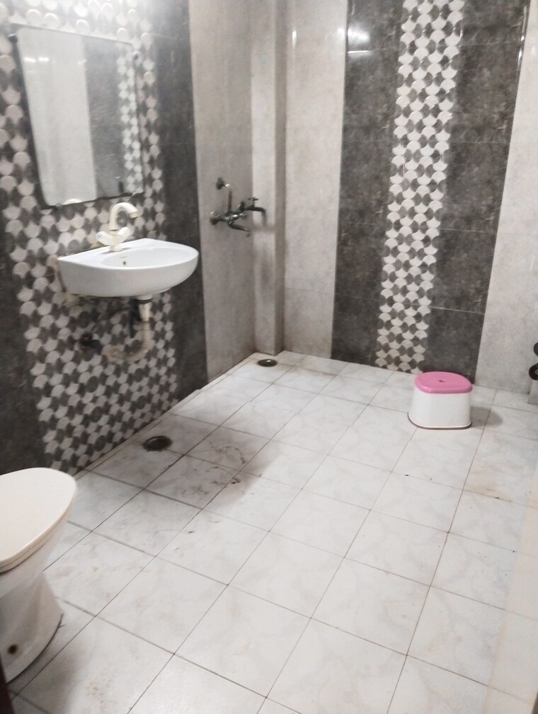 Bathroom, rwa-apartments-sector-52 2 Bedroom 1175 Sq.Ft. Independent House In Sector 52 Noida 9242129