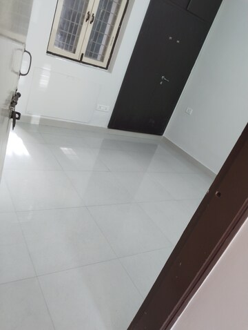 Furnished Amenities in 2 BHK Independent House at RWA Apartments Sector 52, Sector 52 – for Rent