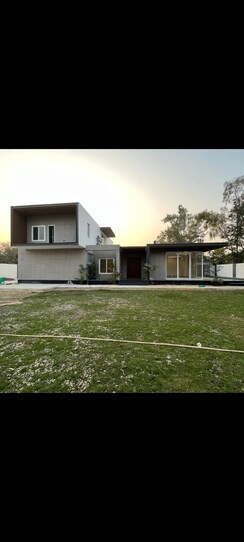 6+ BHK + Pooja Room,Servant Room,Study Room,Extra Room Villa For Sale in Chattarpur