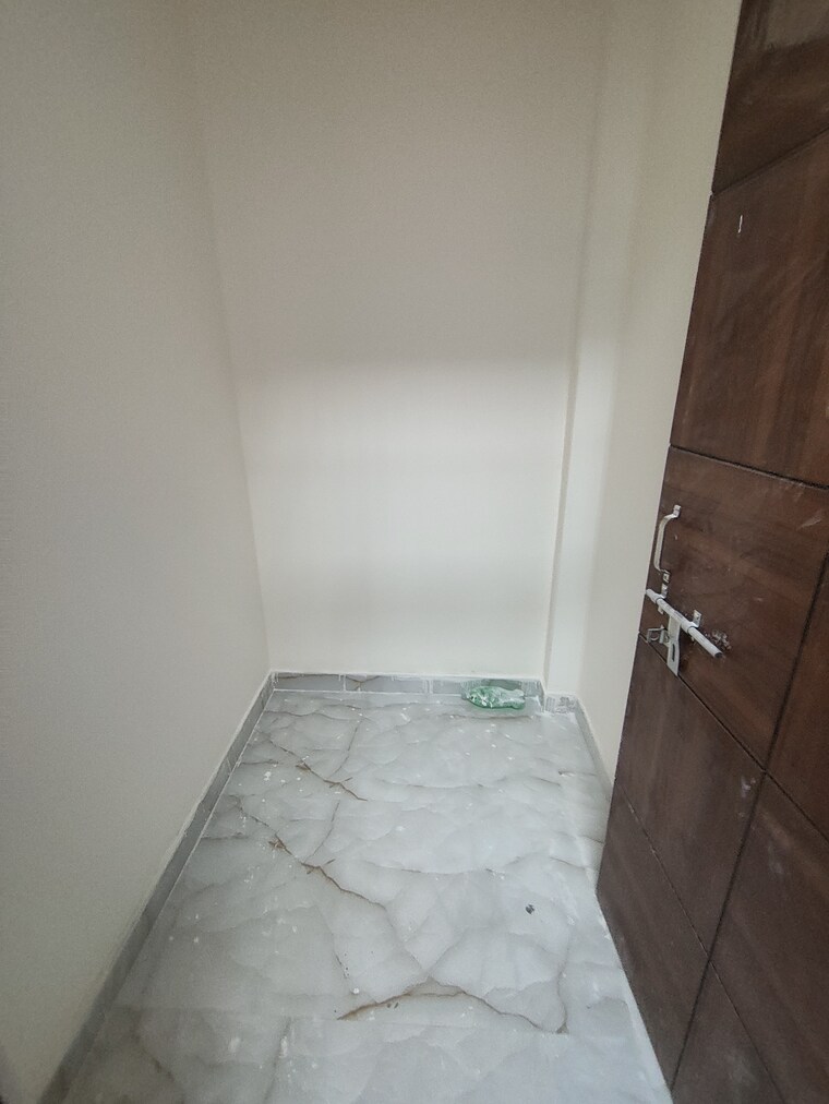 Room, jankipuram extension 3 Bedroom 900 Sq.Ft. Independent House In Jankipuram Extension Lucknow 9242174