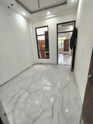 Room in 3 BHK Independent House at Jankipuram Extension – for Sale