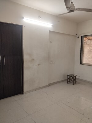 Room in 1.5 BHK Apartment at Vishal Sagar Apartment, Ghatkopar East – for Rent
