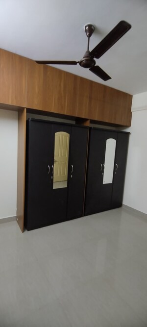 Room in 2 BHK Apartment at BVS Pinnacle, Bhoganhalli – for Rent