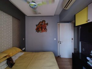 Room in 2 BHK Apartment at Andheri Green Field Towers, Jogeshwari East – for Rent