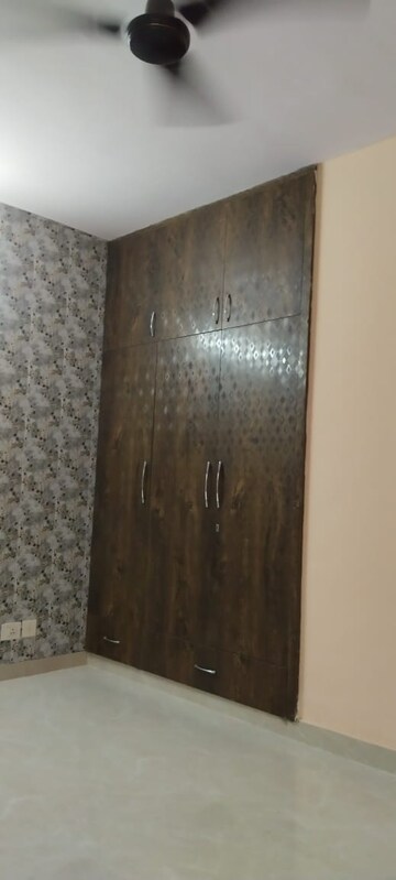 Furnished Amenities in 3 BHK Builder Floor at BPTP Park 81, Sector 81 – for Rent