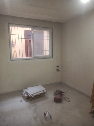 Room in 2 BHK Builder Floor at Vasant Kunj – for Sale
