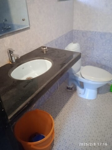 Bathroom in 3 BHK Villa at Bainguinim – for Rent