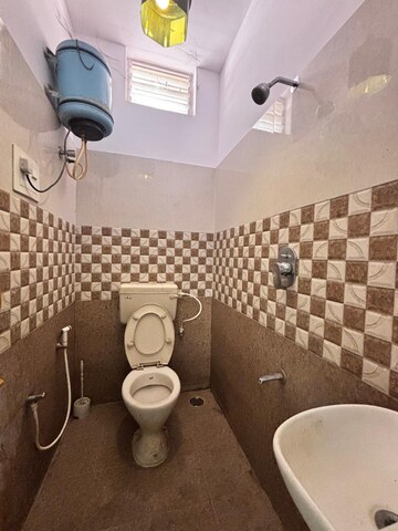 Bathroom in 1 BHK Builder Floor at Indiranagar – for Rent