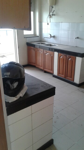 Kitchen in 3.5 BHK Apartment at DLF Windsor Court, Dlf Phase iv – for Rent