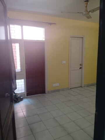 Room in 2 BHK Builder Floor at Anant Raj Hauz Khas Apartment, Hauz Khas – for Rent