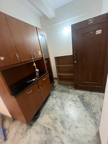 Furnished Amenities in 2 BHK Apartment at Indiranagar – for Rent