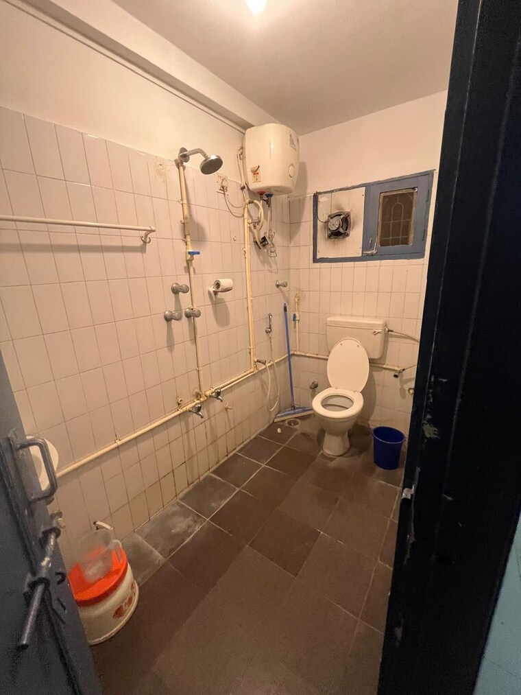 Bathroom, indiranagar 2 Bedroom 1000 Sq.Ft. Apartment In Indiranagar Bangalore 9242418