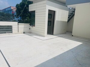 Terrace in 2 BHK Apartment at Sector 7 – for Rent