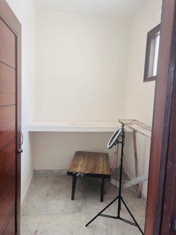 Room in 2 BHK Apartment at Sector 7 – for Rent
