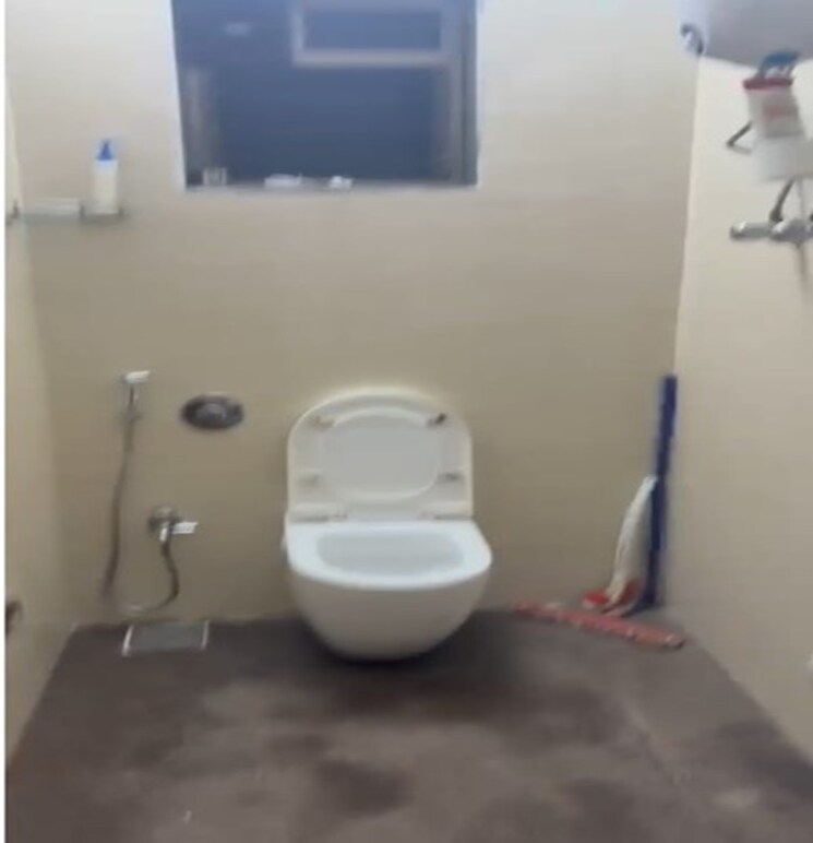 Bathroom, akshay-apartments-chembur 3 Bedroom 1300 Sq.Ft. Apartment In Chembur Mumbai 9242383