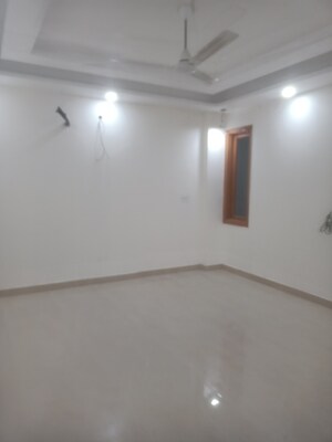 Room in 2 BHK Builder Floor at Vasant Kunj – for Rent