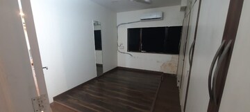 Room in 3 BHK Apartment at Juhu – for Rent